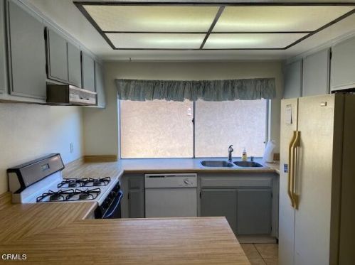760 Nandina Pl, Oxnard CA  93036-1967 exterior
