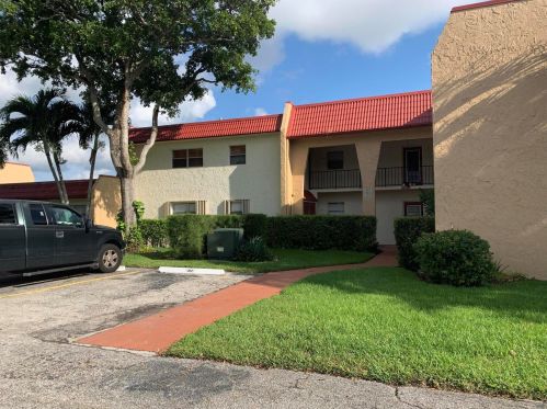 437 Lake Dora Dr, West Palm Beach, FL 33411-2368
