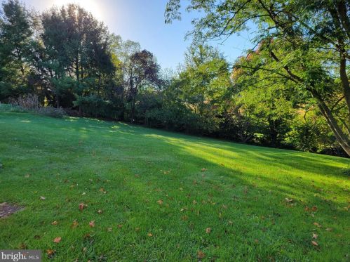 810 Belle Rd, Red Lion, PA 17356-9046