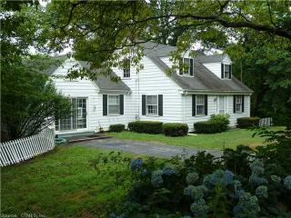 185 Pequot Trl, Pawcatuck CT  06379-1443 exterior