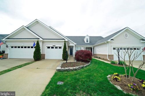 6932 Walnut Hill Dr, Gainesville, VA 20155-3016