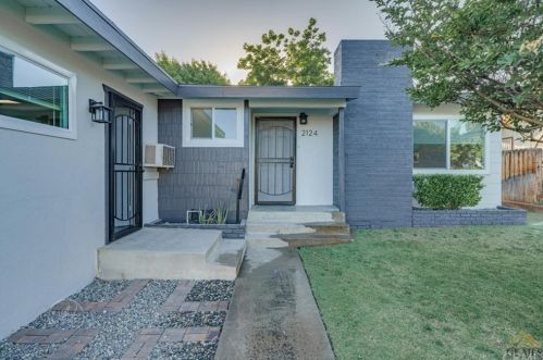2124 Avondale Dr, Bakersfield, CA 93306-4604