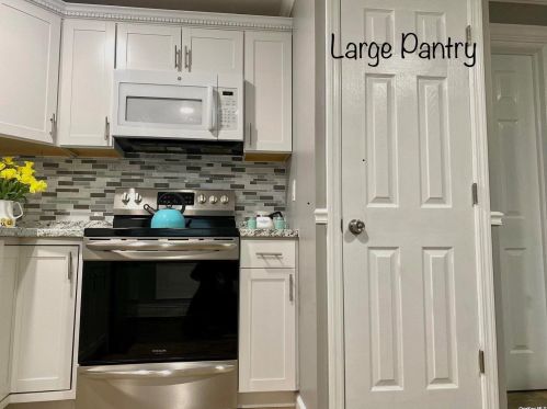 168 Washington Ave, Wheatley Heights NY  11798-2020 exterior