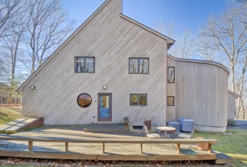 139 Wyneding Hill Rd, Manchester CT  06040-6608 exterior