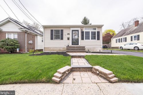 918 Essex St, Gloucester, NJ 08030-1118
