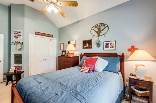 833 Pinnacle Cir, Lewisville TX 75077-2537 exterior