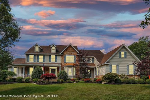 16 Winding Woods Way, East Freehold, NJ 07728-9282