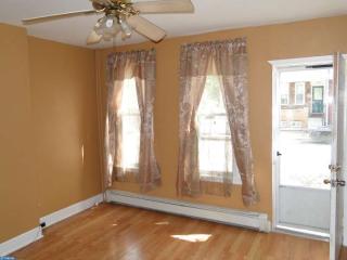 136 Hewitt St, Trenton, NJ 08611-1338