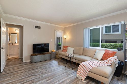 7595 Charmant Dr, San Diego, CA 92122-4728