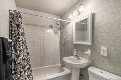 2682 Meade St, Denver CO 80211-4077 exterior