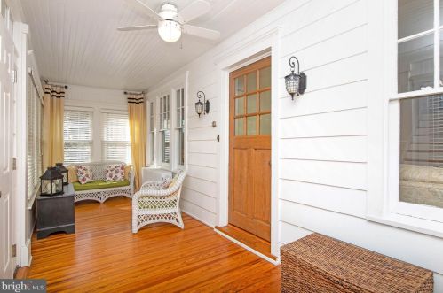 302 10th Ave, Haddon Heights, NJ 08035-1836