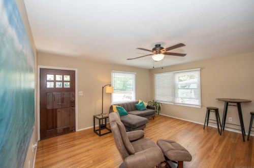 7262 Cornell Ave, La Mesa, CA 91942-8704