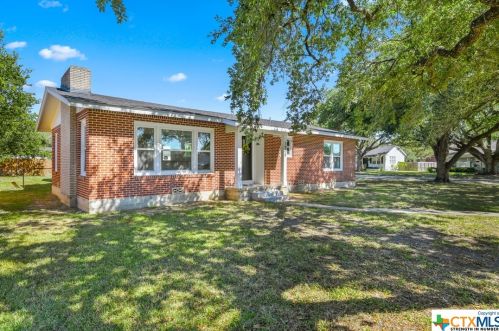 1908 Virginia Ave, Victoria, TX 77901-5634