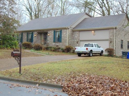 633 Windover Rd, Florence, AL 35630-1818