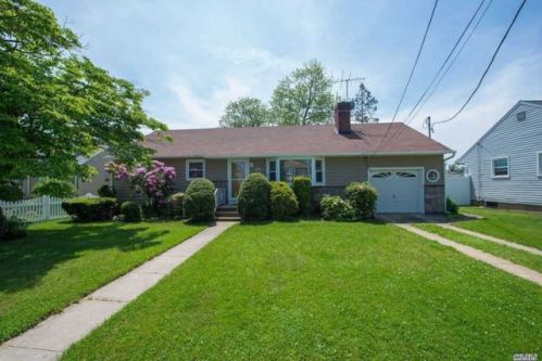 75 Meade Ave, Bethpage, NY 11714-2410