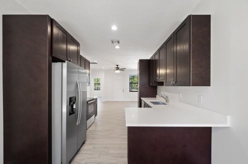 1008 19th St, West Palm Beach, FL 33407-5711