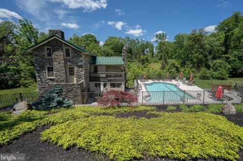 139 Cornerstone Dr, Newtown Square PA 19073-4049 exterior