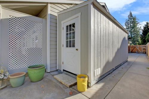 125 Scotia Pne Cir, Grass Valley CA  95945-5418 exterior