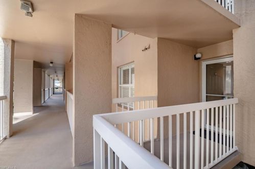897 Collier Ct, Marco Island, FL 34145-6567