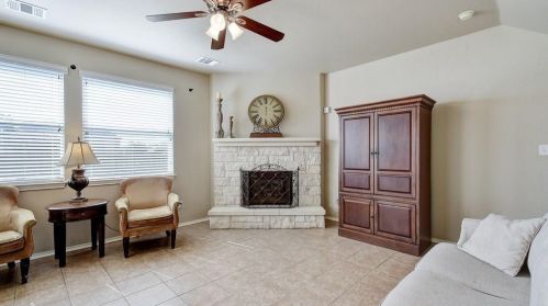 11617 Sun Glide Ln, Webberville, TX 78653-3779