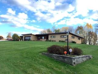 5406 Hilltop Dr, Morges, OH 44643-8443