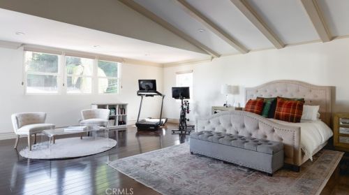 4501 Grimes Pl, Van Nuys CA  91316-4366 exterior