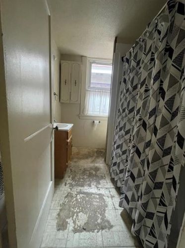 1931 Broadway Ave, Pittsburgh PA  15216-3170 exterior