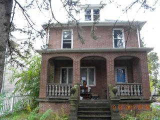 19 Alexander St, Bristol, CT 06010-7502