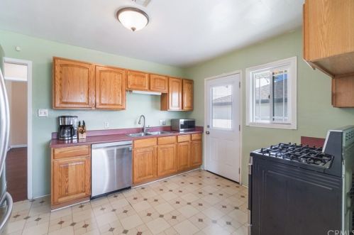 1719 Hardwick St, Long Beach CA  90807-1131 exterior