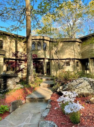 5 Autumn Dr, Sherman, CT 06784-2212