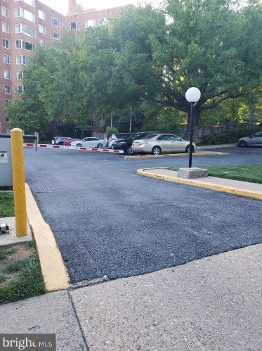 4000 Tunlaw Rd, Washington, DC 20007-4821