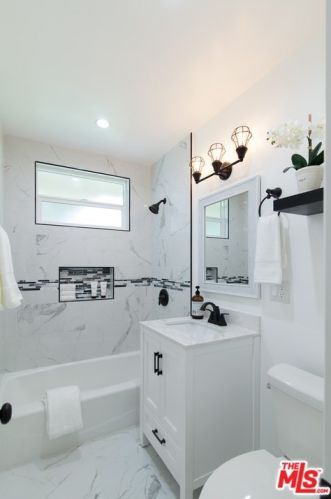 1710 Piru St, Compton CA  90222-1609 exterior