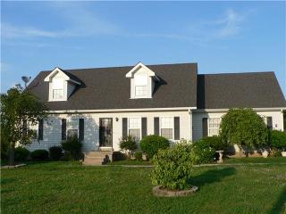 7343 Lone Eagle Dr, Murfreesboro, TN 37128-6140