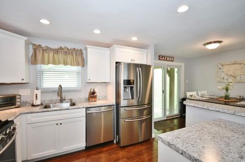 1397 Pennsylvania Ave, Bridgeville PA  15017-2670 exterior