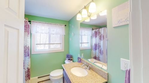 13 Oliver Dr, Hudson NH  03051-3412 exterior