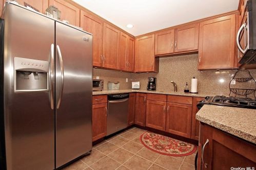 201 Medea Way, Central Islip NY  11722-4540 exterior