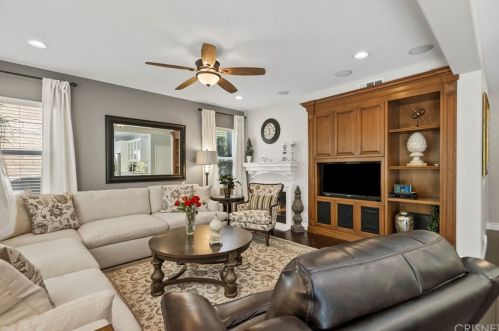 28531 Redwood Canyon Pl, Santa Clarita CA  91390-5723 exterior
