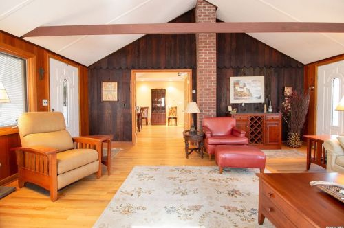 1520 Paradise Shores Rd, Southold NY  11971-4043 exterior