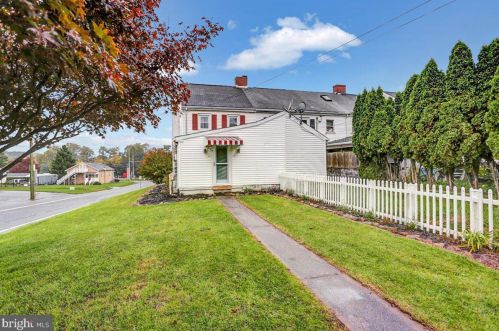 2 Furnace Row, Dauberville, PA 19533-8606