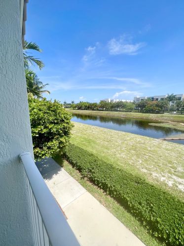 1284 Piazza Antinori, Boynton Beach FL  33426-8270 exterior