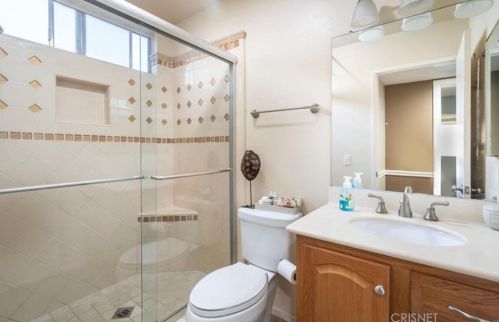 27025 Las Mananitas Dr, Santa Clarita CA  91354-2205 exterior