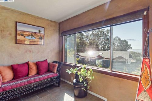 7950 Hillmont Dr, Oakland CA  94605-3521 exterior