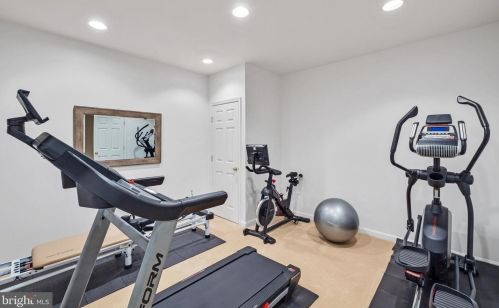 8701 Lords View Loop, Gainesville VA  20155-5806 exterior