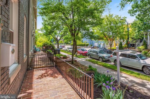215 15th St, Washington, DC 20003-2335