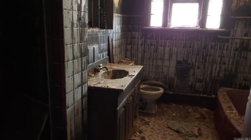 106 Liberty St, Monticello NY  12701-1237 exterior