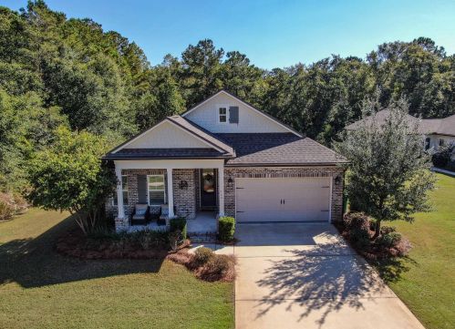 160 Autumn Ave, Freeport, FL 32439-4255