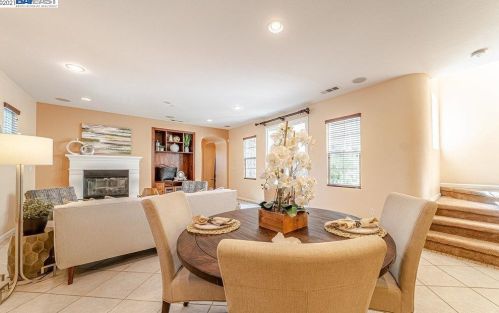 7478 Stoneleaf Rd, San Ramon CA  94582-5724 exterior