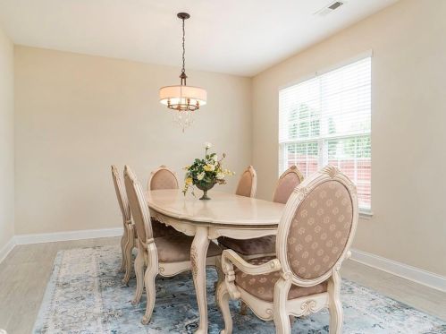 107 Vw Dr, Burlington NC  27215-4694 exterior