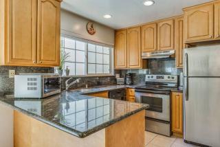 2101 Rock St, Mountain View CA  94043-2621 exterior