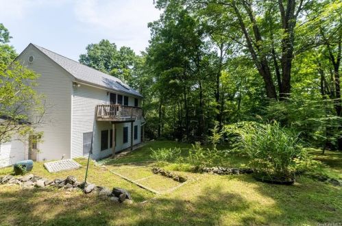 551 Wood Rd, Mahopac NY  10541-3358 exterior